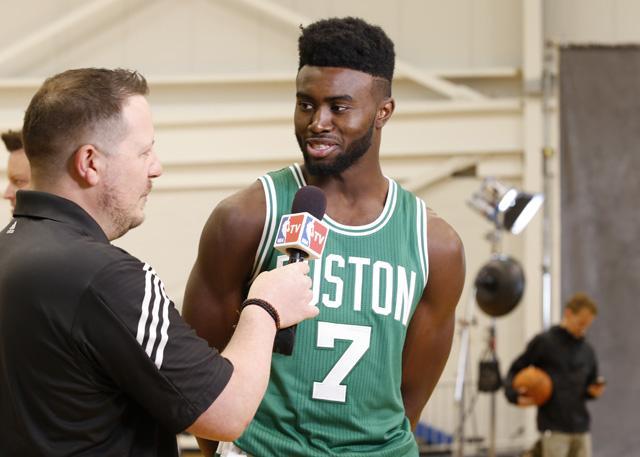 佩在中锋区 佩在中锋区